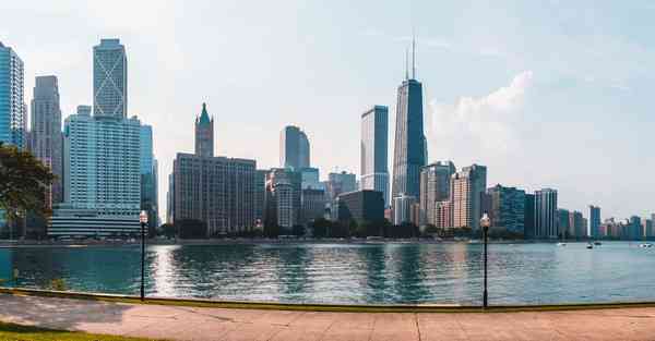 人工智能机器人被家庭收留，人工智能机器人股票龙头一览