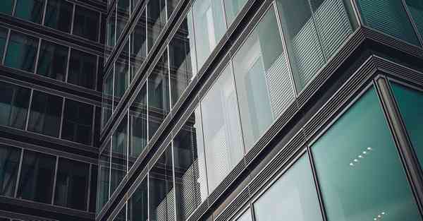 电动汽车智能充电机器人