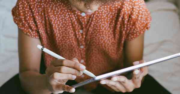 AI智能机器人陪伴