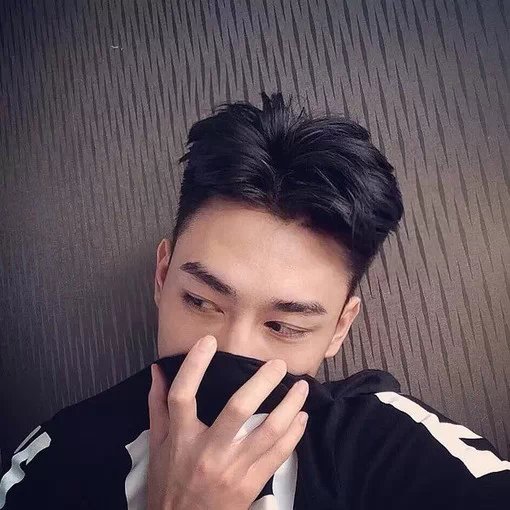 娄荣烁启