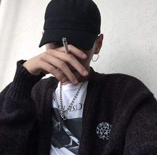 云静伦伟