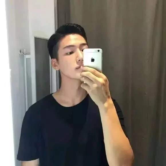 项君贵艳